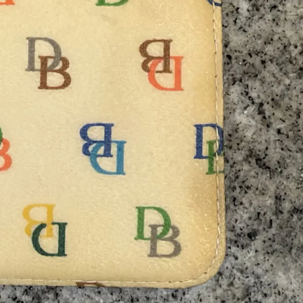 VTG Y2K DOONEY & BOURKE Cream/Yellowed Rainbow Monogram IT Col Change/Coin Purse